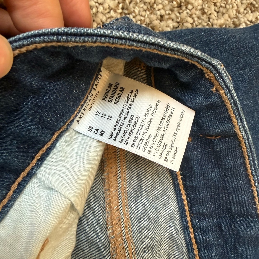 American Eagle Outfitters Women's Dark Blue Stretch Mom Jeans Jeans - Picture 4 of 5